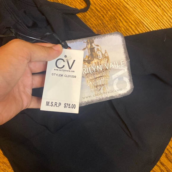 Carilyn Vaile black tank top with built in bra - Picture 4 of 5